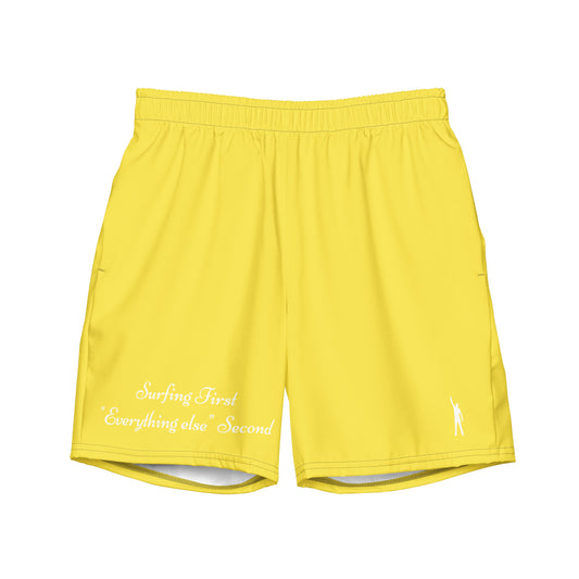 "Surfing First" - Gelbe Herrn Badehose für Surfer